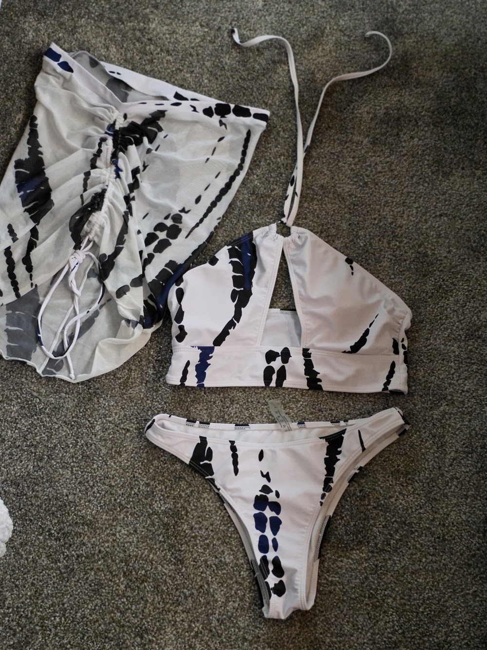 SHEIN White and Black Abstract Print Triangle Bikini Set
